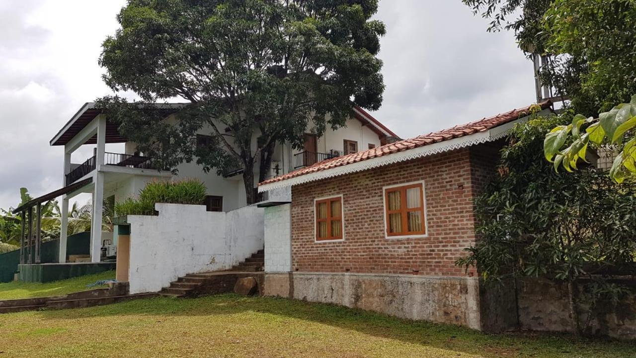 Villa 61 Ambepussa Exterior foto