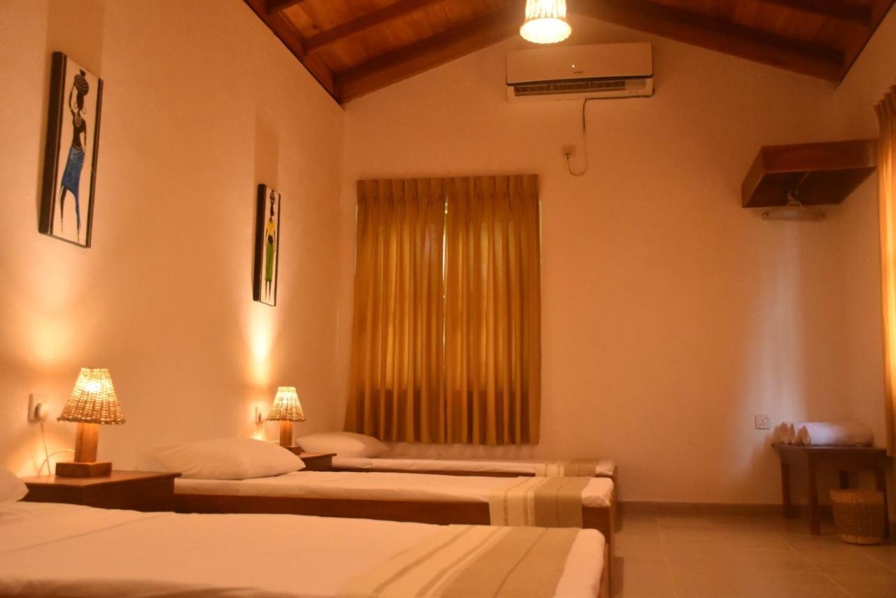Villa 61 Ambepussa Exterior foto