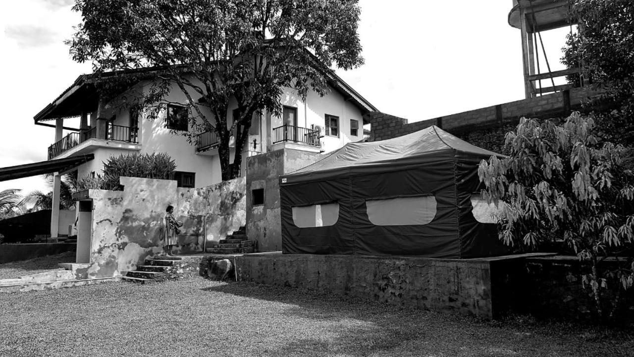 Villa 61 Ambepussa Exterior foto